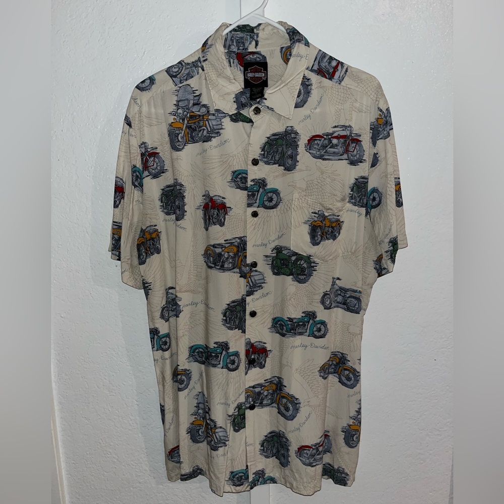 Harley Davidson Men’s Button Up Shirt Size L  Multi Color Mortorcycle Graphics